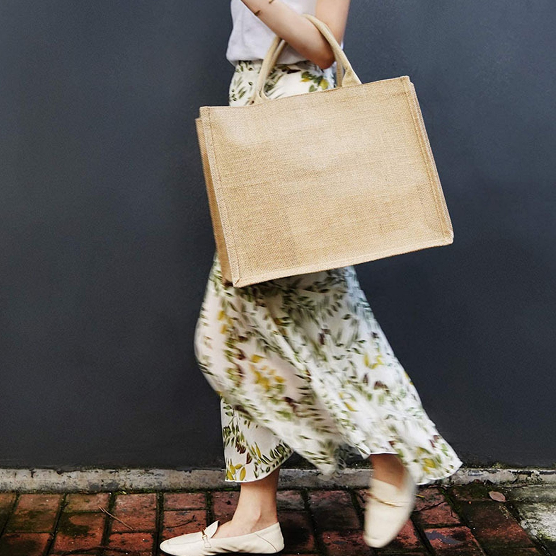 Natural Jute Bag, custom tote bag with logo imprint 3