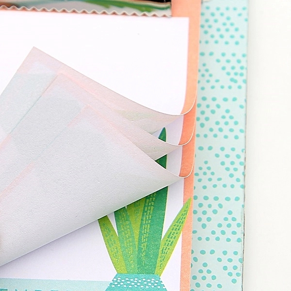 Sticky note with tag and clips 3