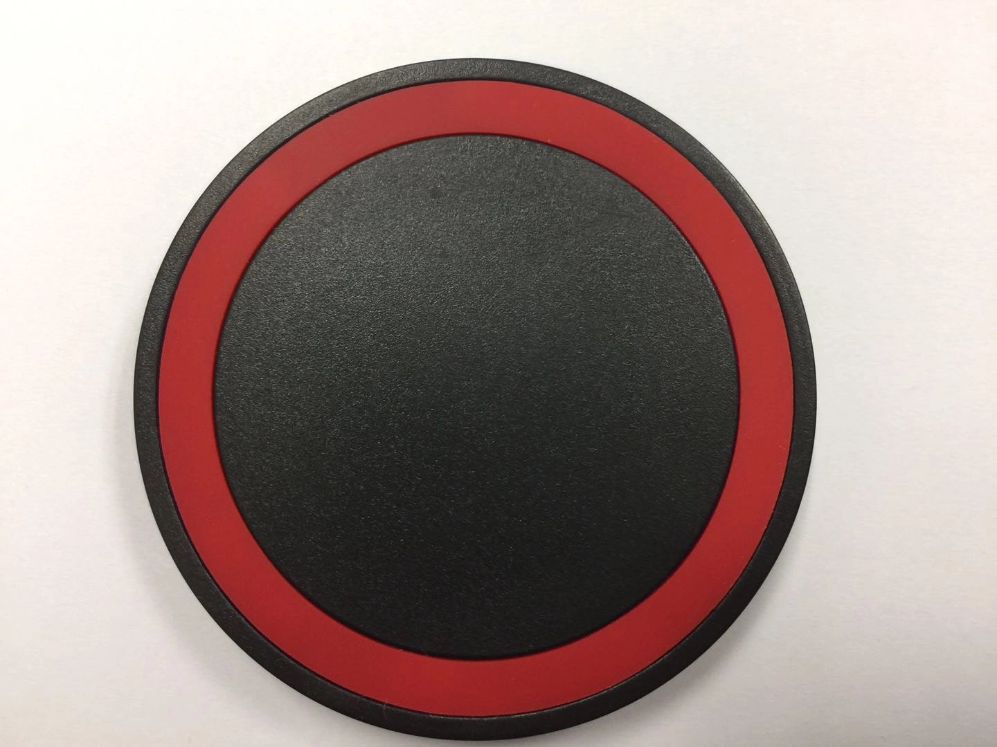 10W universal wireless charging pad for Qi-compat. devices 2