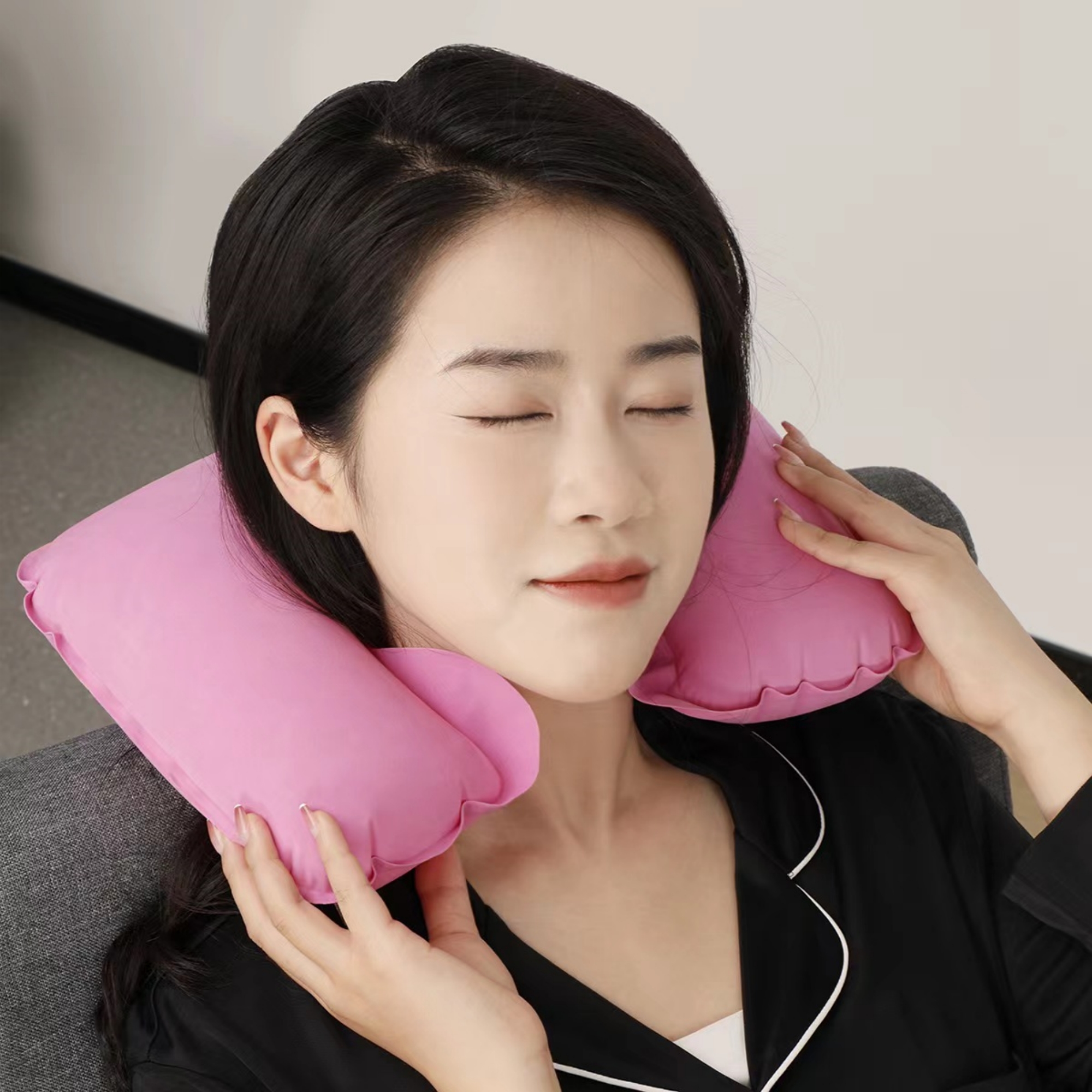 U-Sharp Inflatable Travel Pillow 2