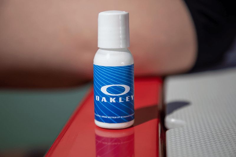 1 oz. SPF 30 Sunscreen in Clear Round Bottle 9