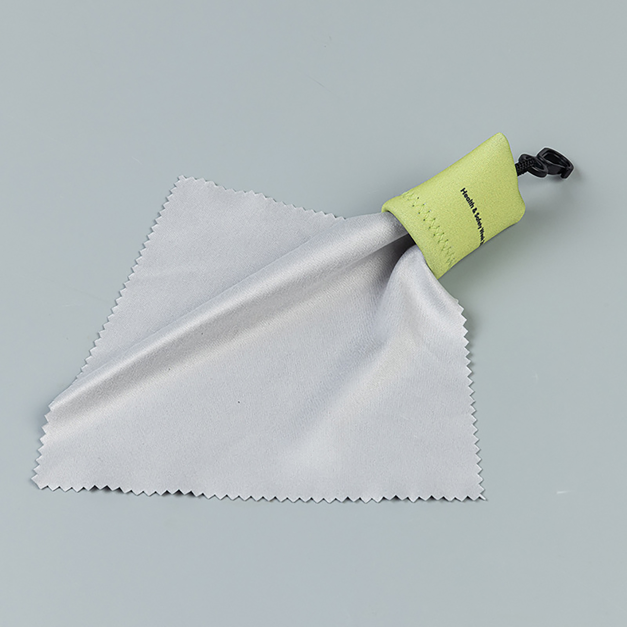 Microfiber Cleaning Cloth With Carabiner 7