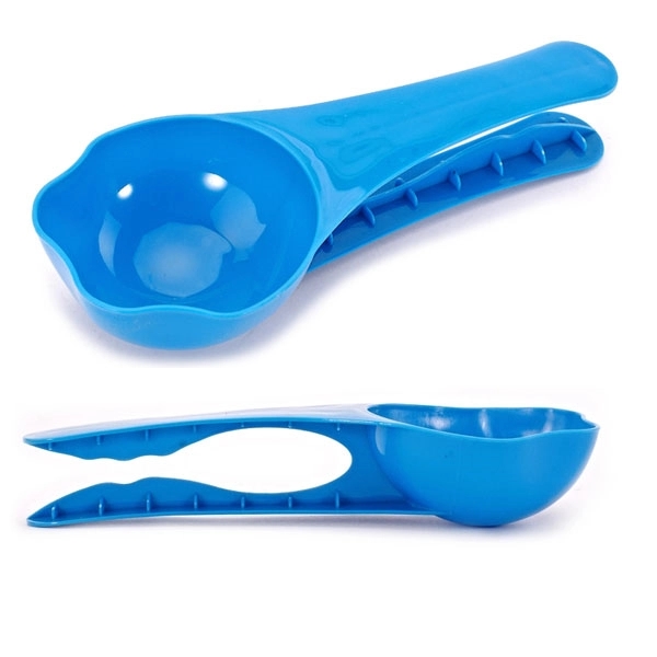 Pet Food Scoop and Clip 4