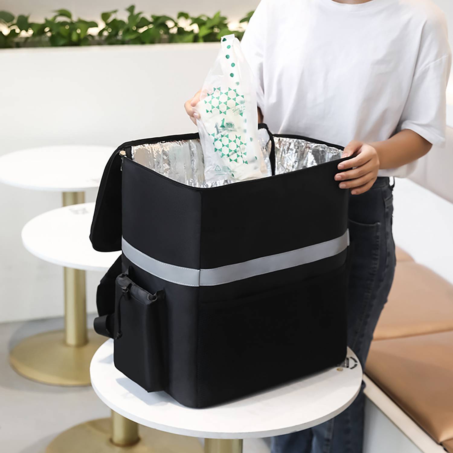 Portable Leak-Proof Home Use Dual-Layer Insulated Cooler Box 8