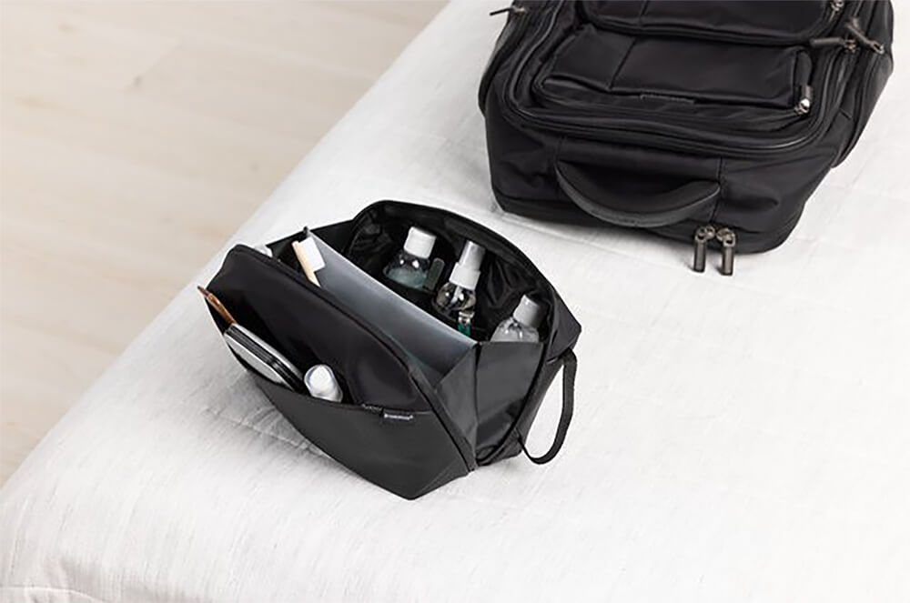 Brookstone Compact Toiletry Kit Vegan Leather Travel Bag 13