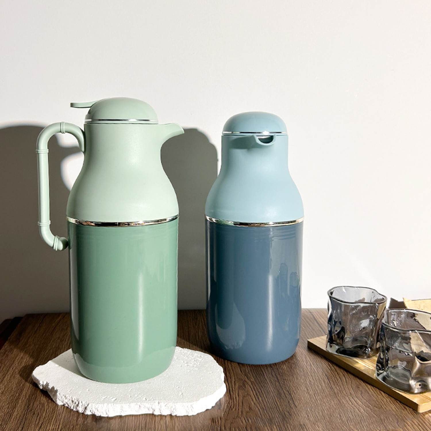 66Oz Thermal Push Button Vacuum Jug 2