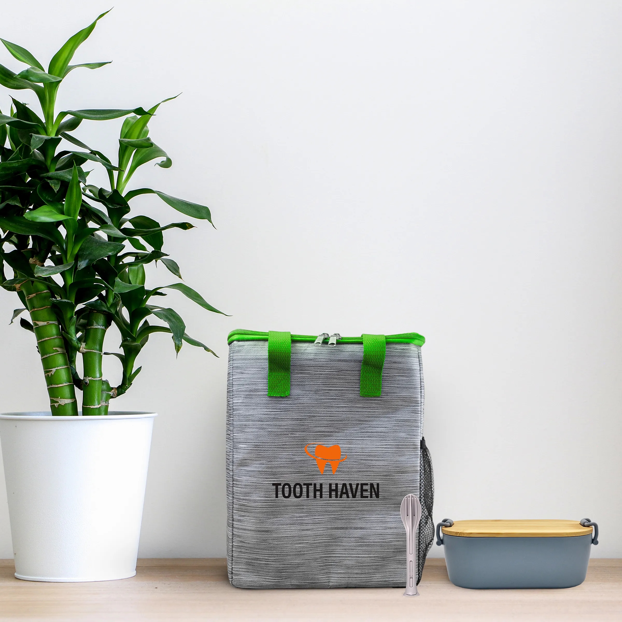 Bamboo & Utensil Lunch Tote 11