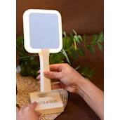 Wellable™ LED Magnifying Mirror with Stand 32