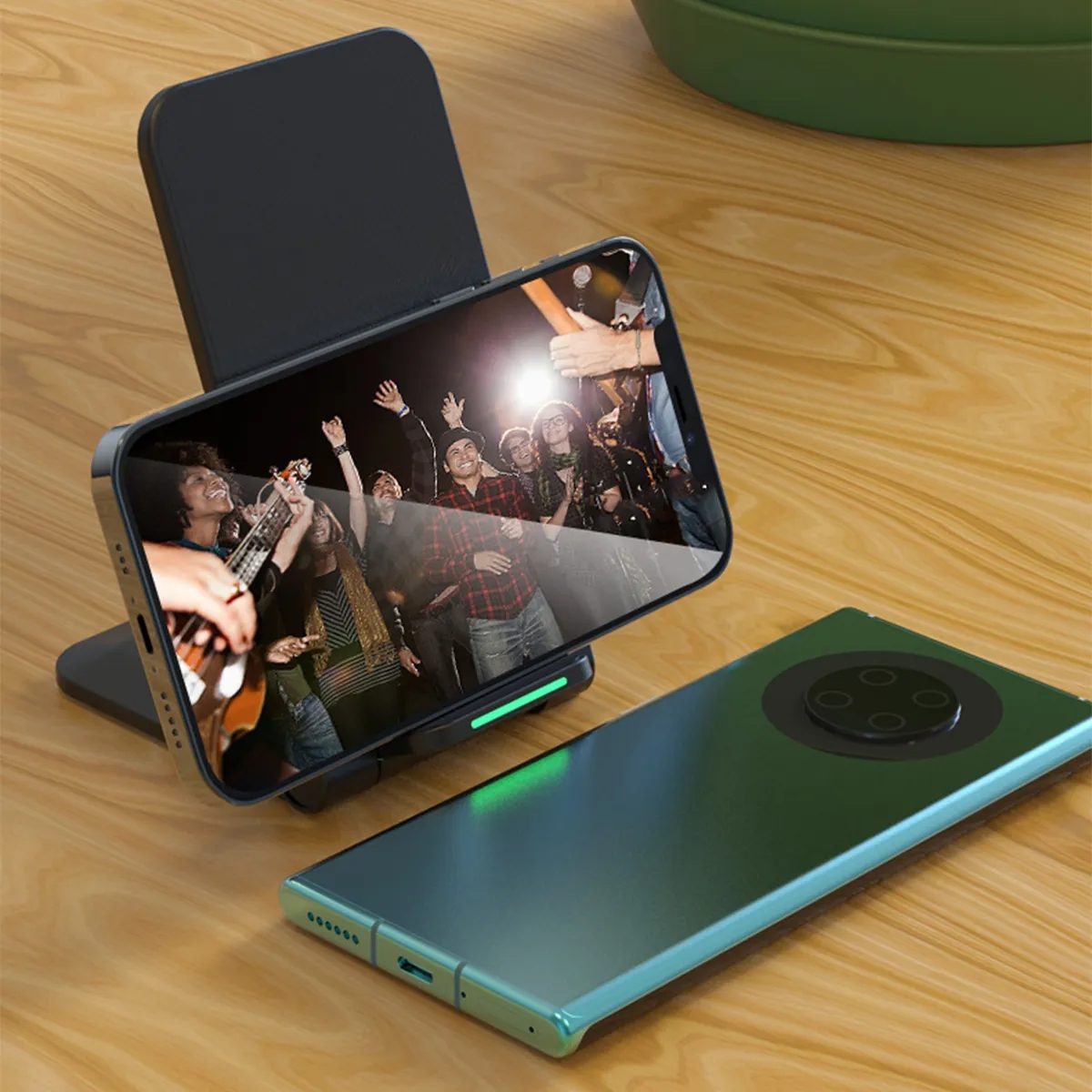 Universal Wireless Chargers And Charging Stands 4
