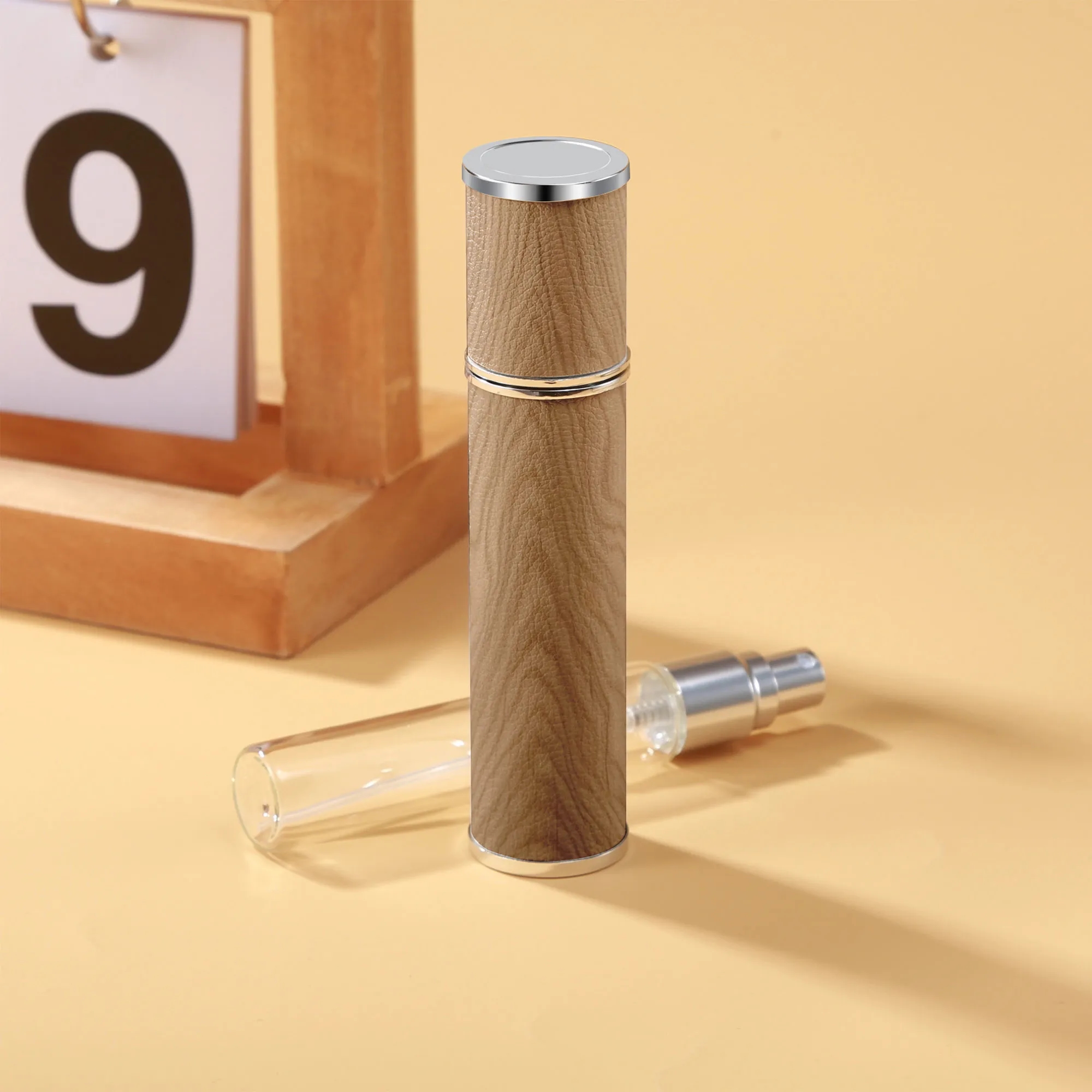 Luxury Leather Wood Grain Perfume Atomizer 2