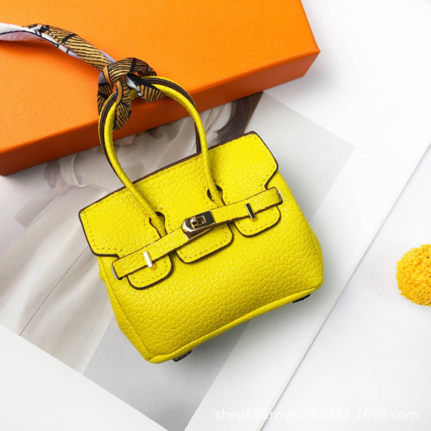 Fashion Mini Lipstick Car Keychain Platinum Pendant Wallet 3