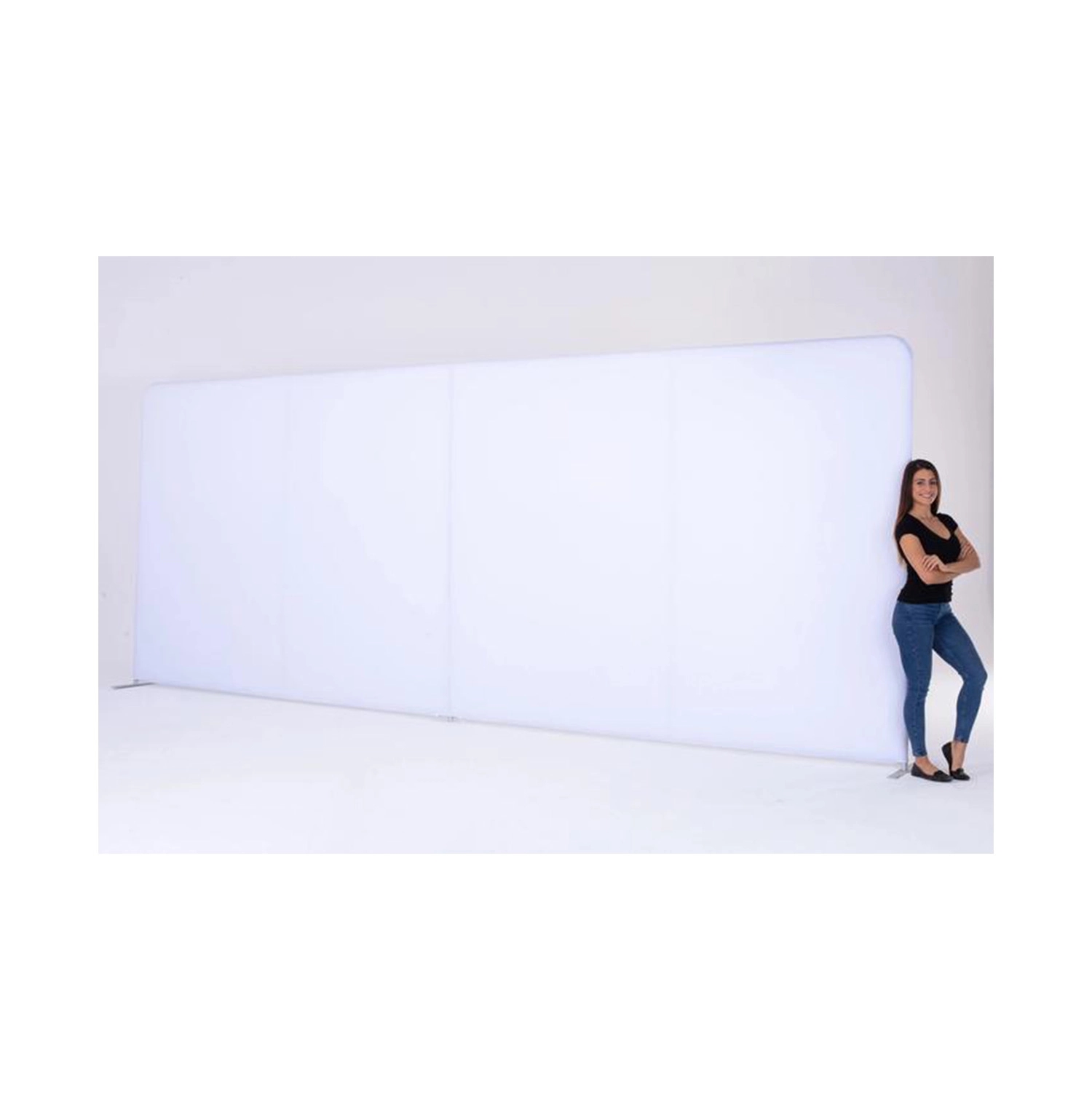 20' STRAIGHT TENSION FABRIC DISPLAY 2