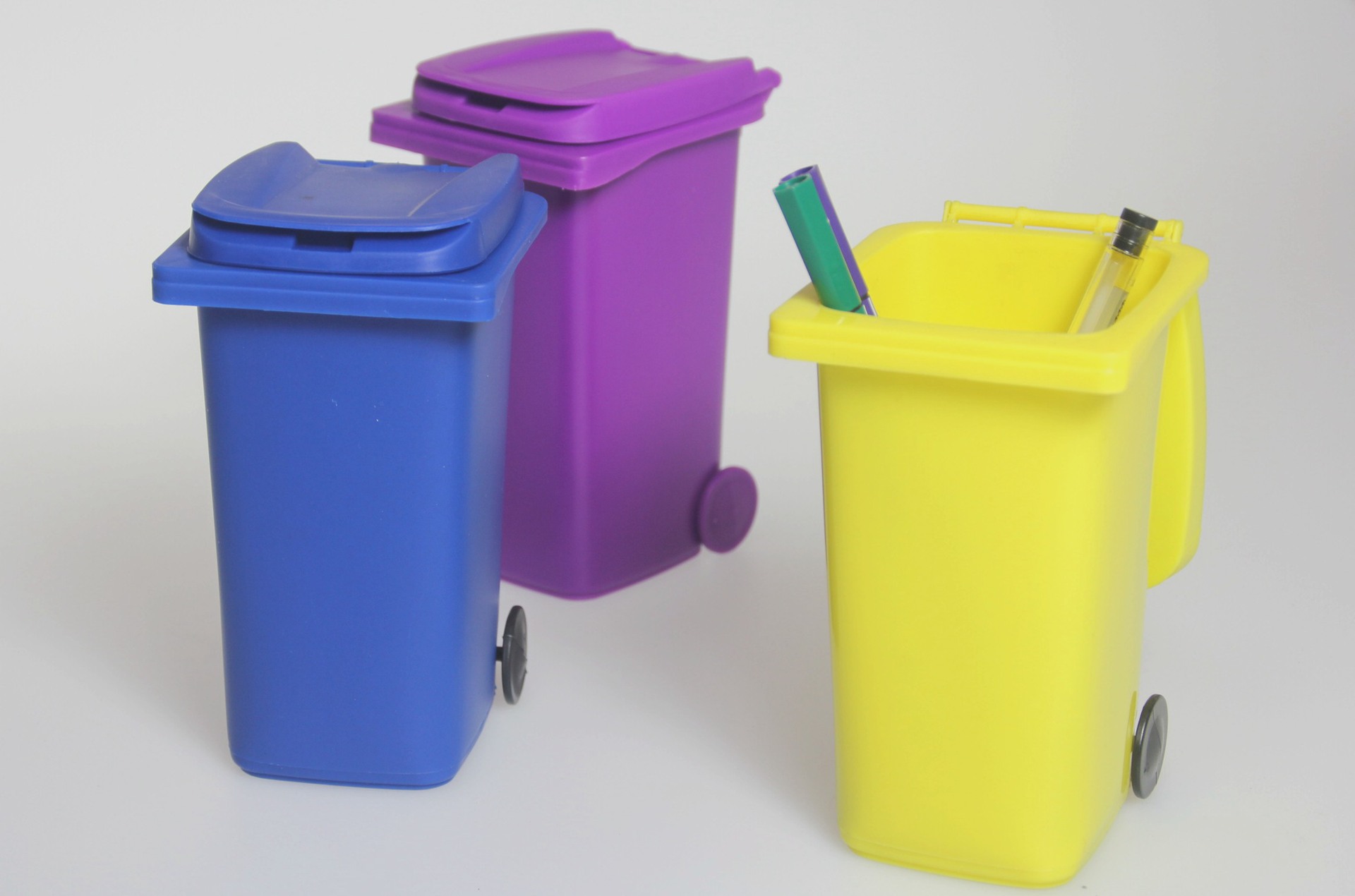 Trash Can Pen Holder 1
