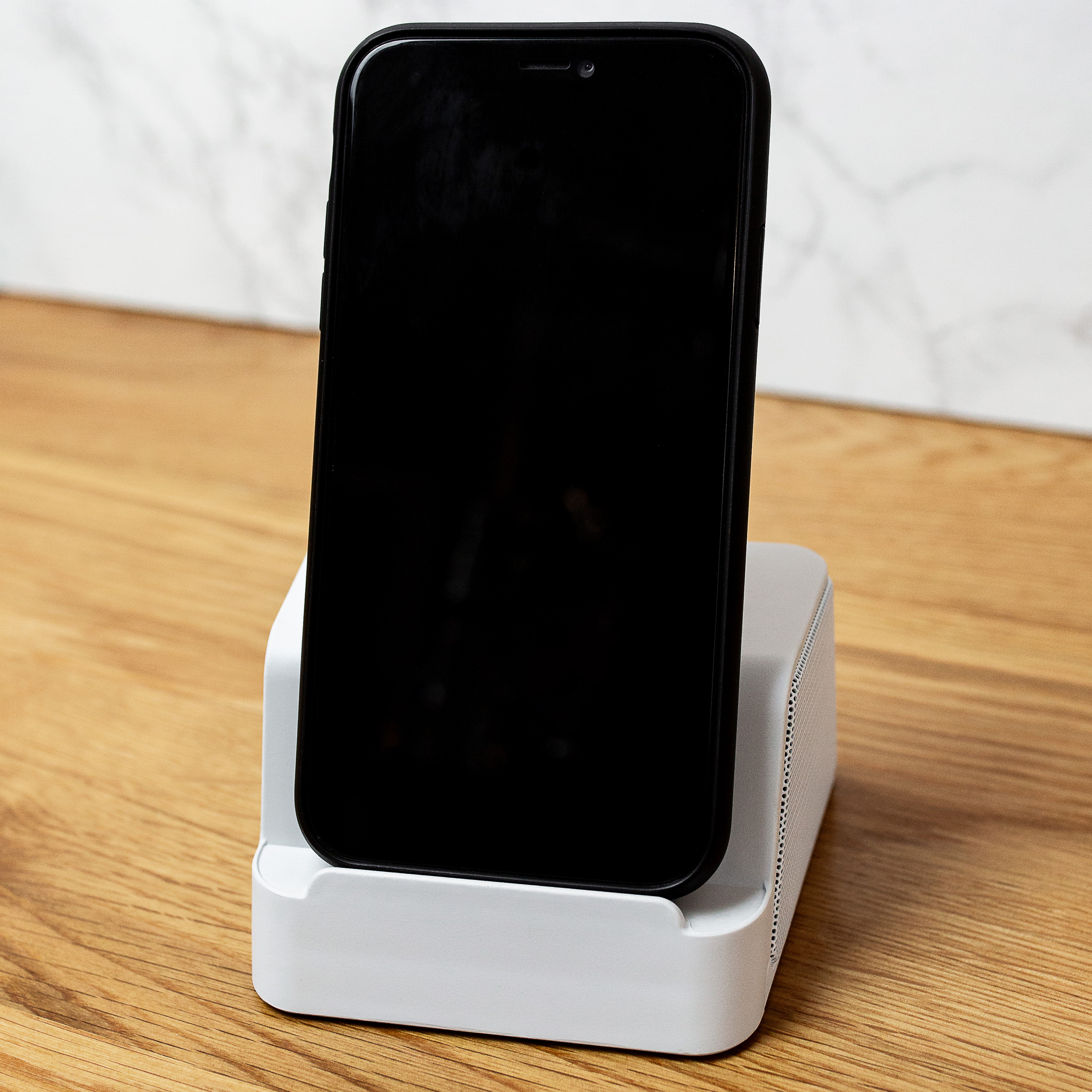 Universal Bluetooth Speaker Dock 1