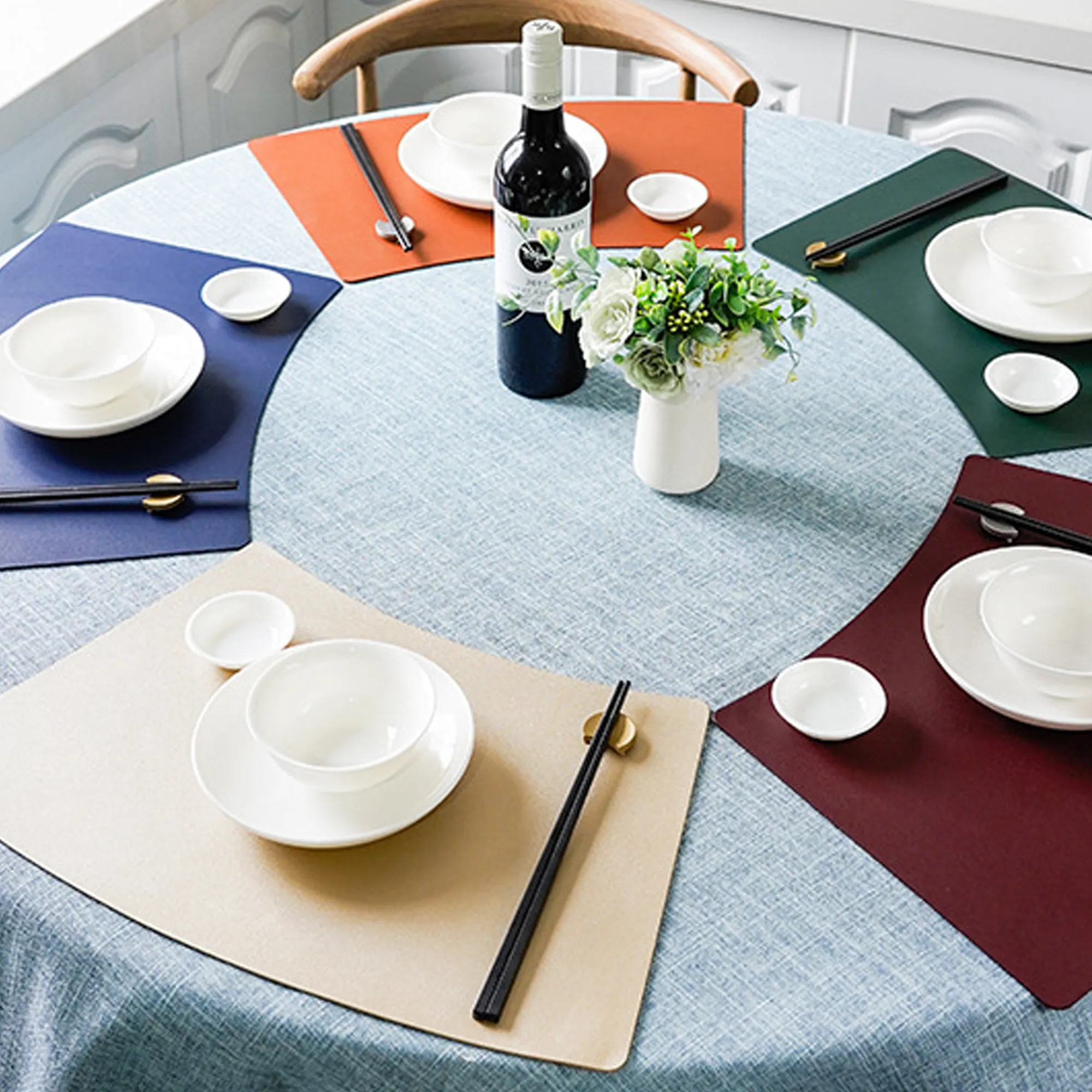 Minimalist Fan-Shaped Table Mat 3