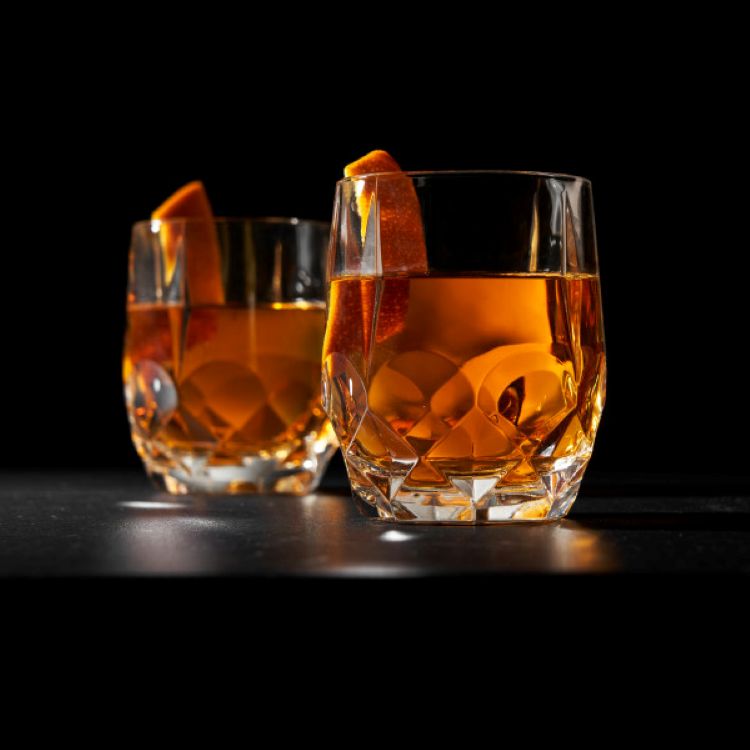 Viski® Reserve Bruno Crystal Cocktail Glass, set of 2 8