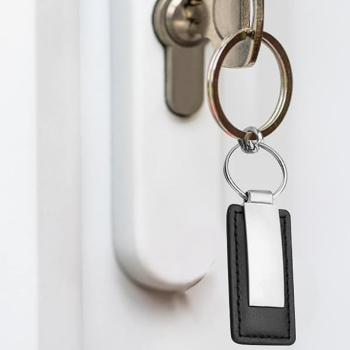 PU Leather and Metal Keychain with Custom Logo Engraving 8