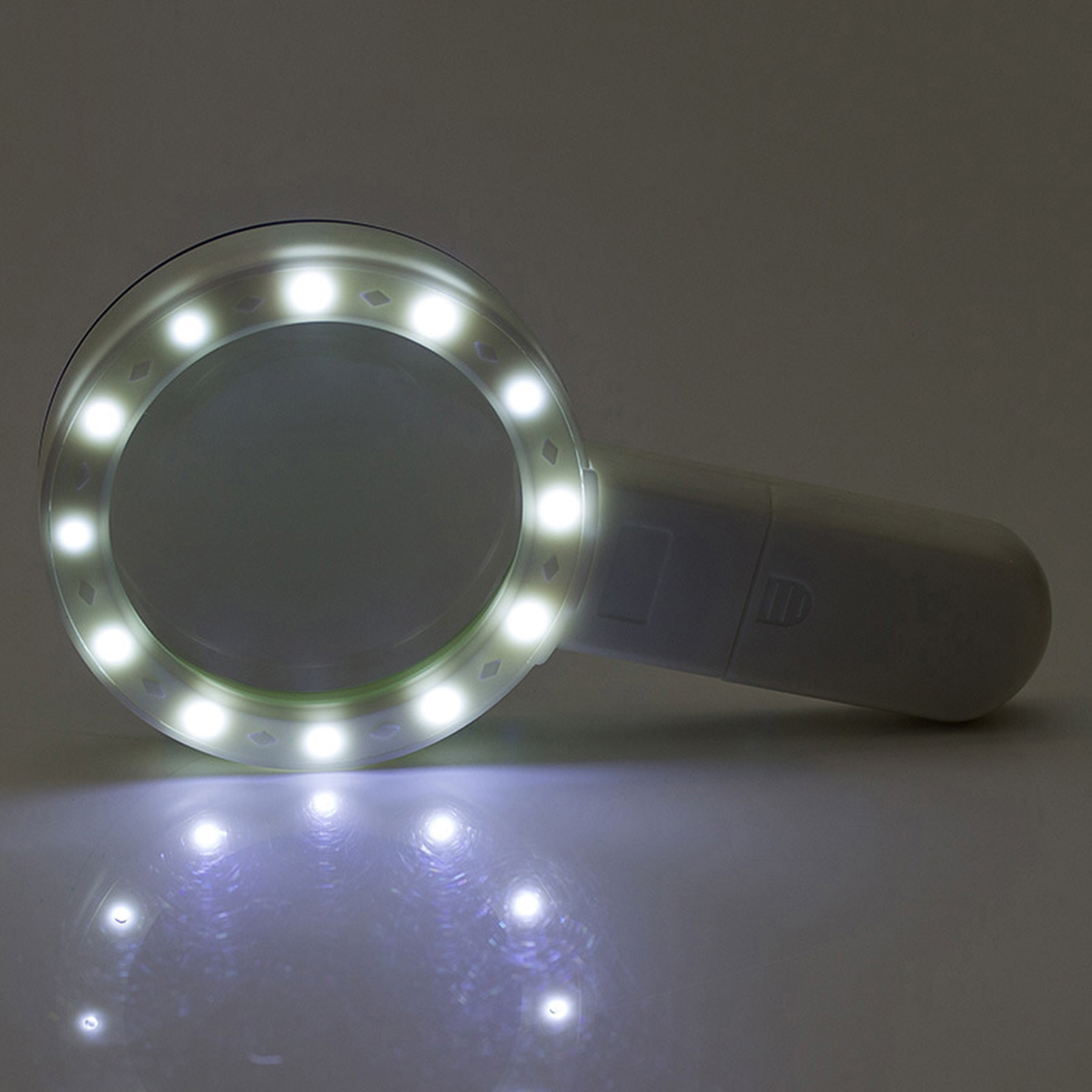 LED Light Handheld Magnifier 3