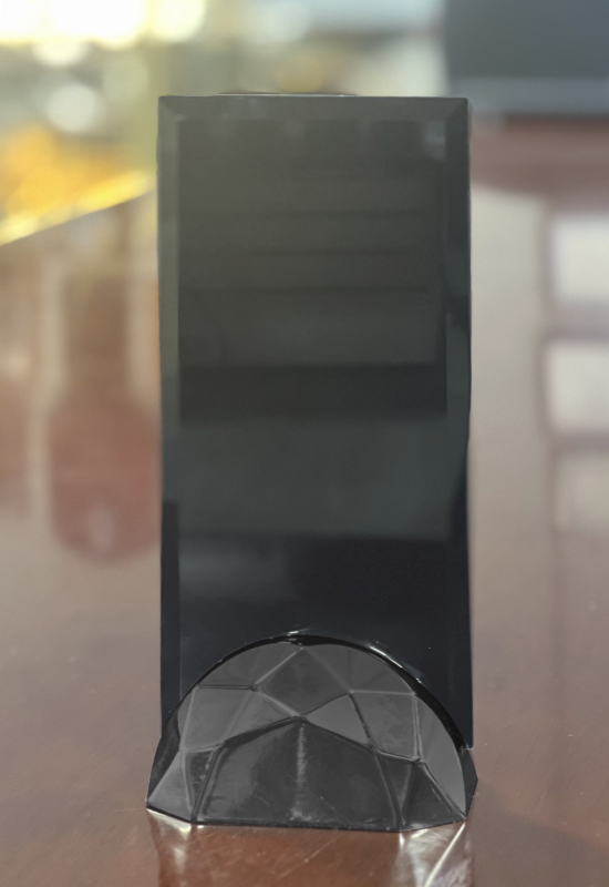 4X8 BLACK GLASS IN METAL BASE 9