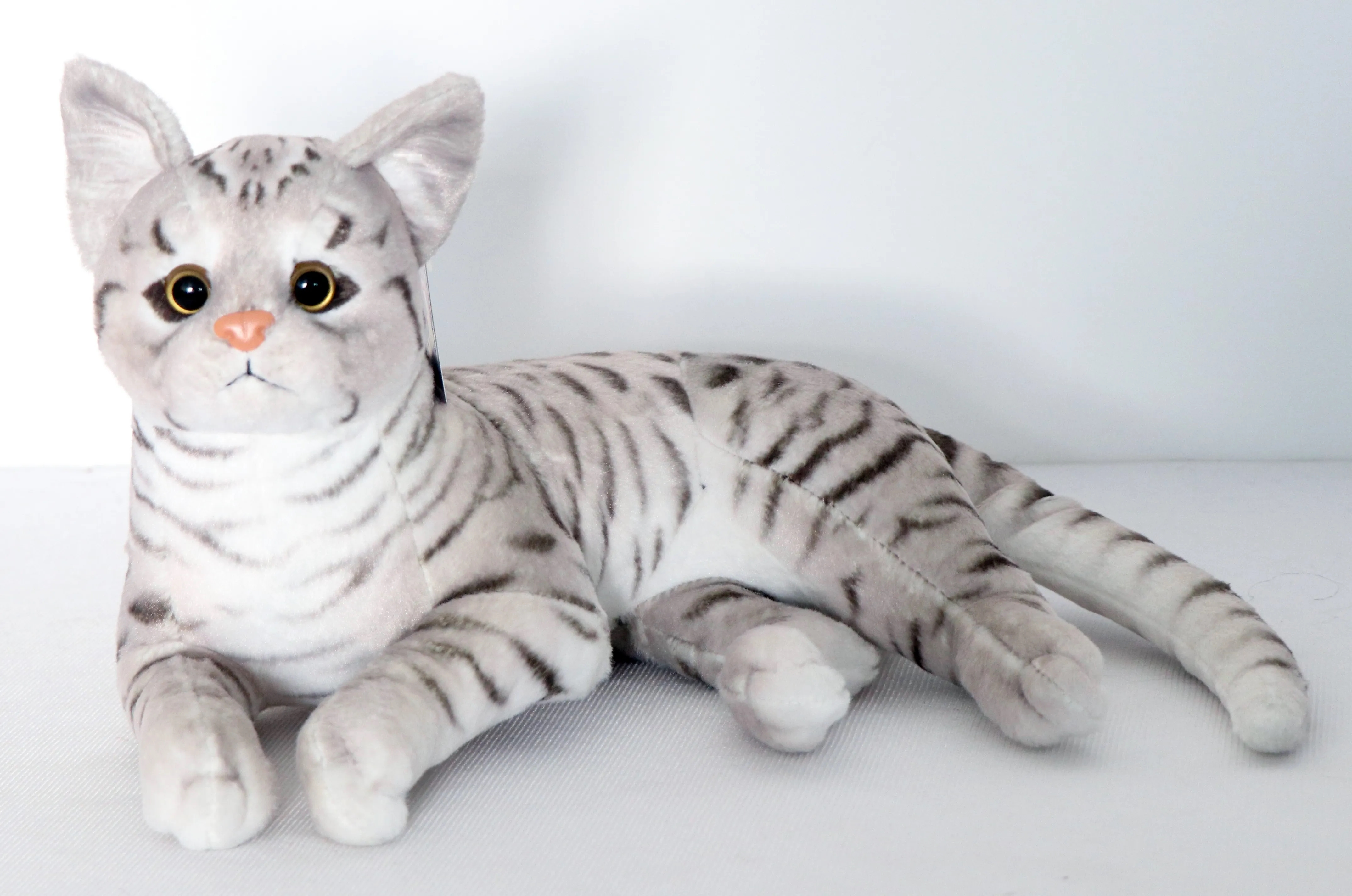 Beige Laying Cat 2