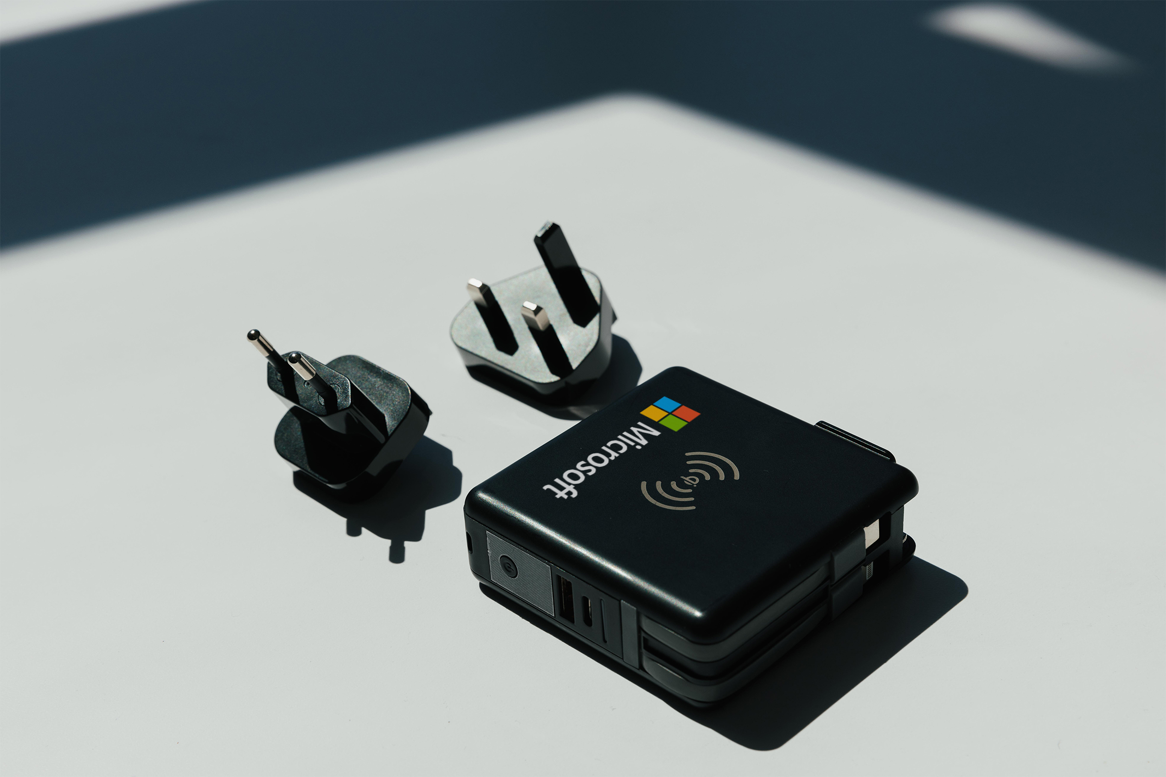 Power5 Multi Charger – 5-in-1 Travel Charger & Power Bank with Wireless Charging 3