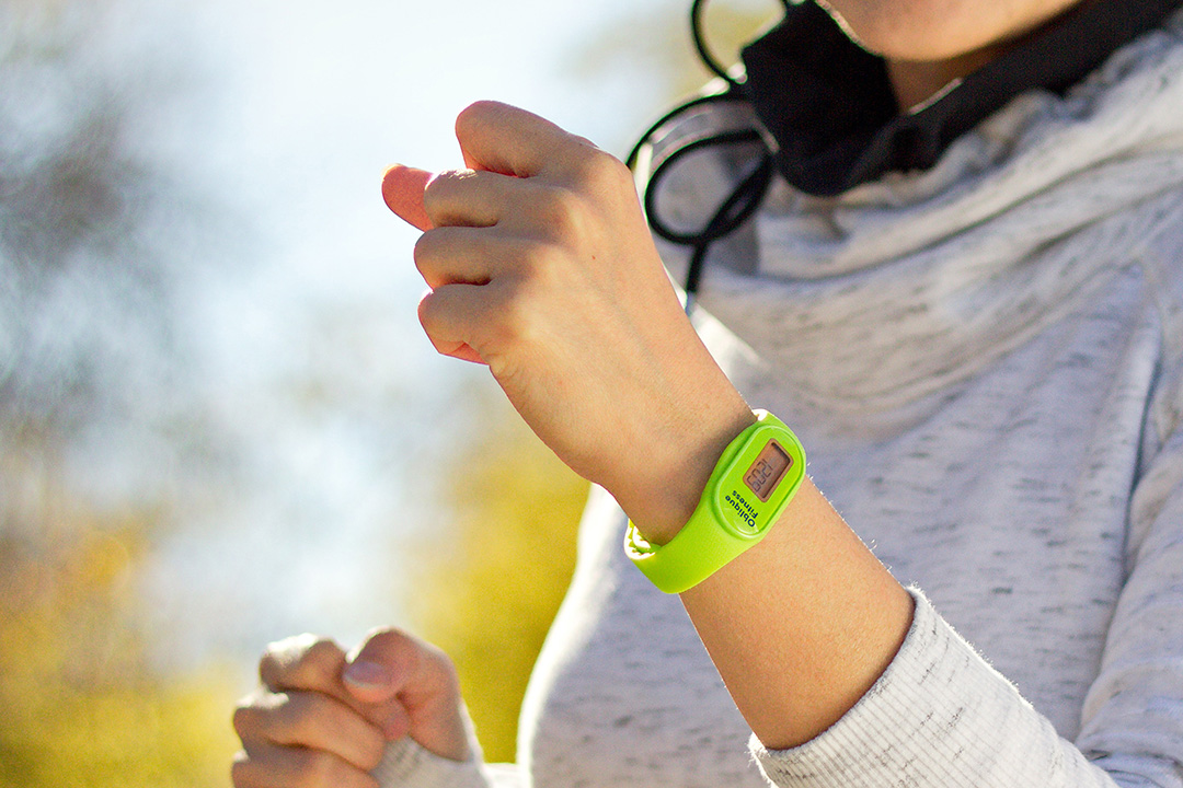 Tap 'N Read Waterproof Fitness Tracker + Pedometer Watch 6