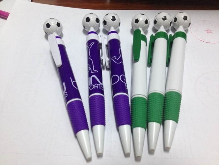Football Sports Retractable Promotional Ball pen 2