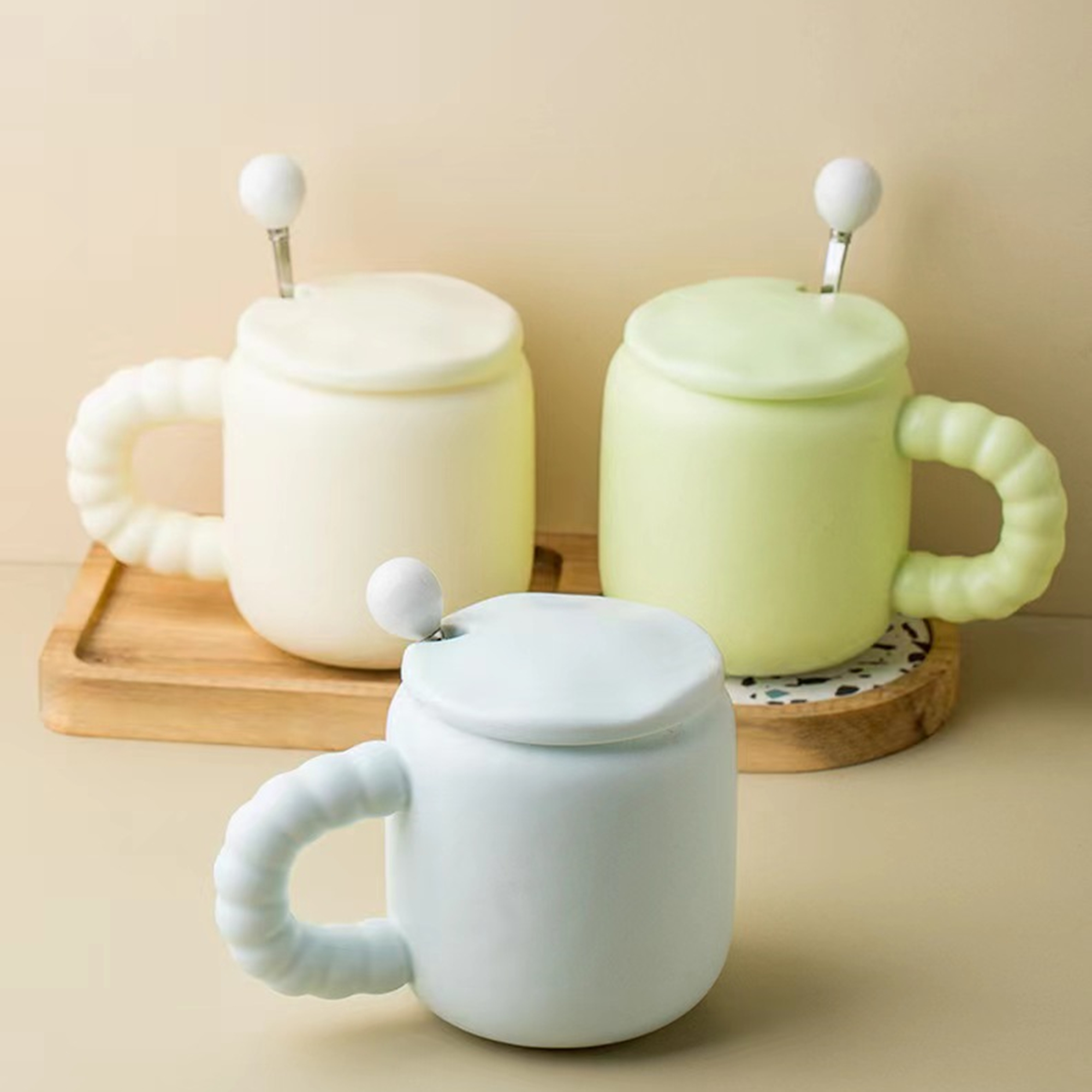 Coffee Mug With Spoon And Lid 2