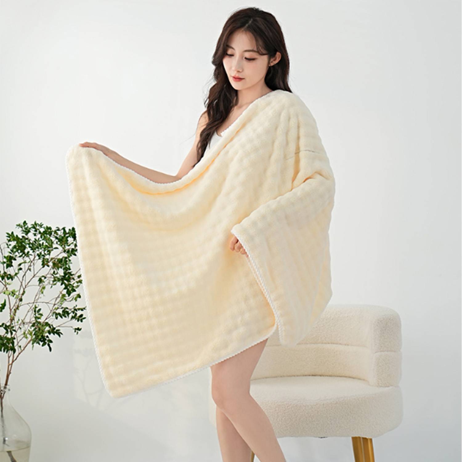 Absorbent Plush Coral Fleece Bath Towel – Home & Spa Use 2