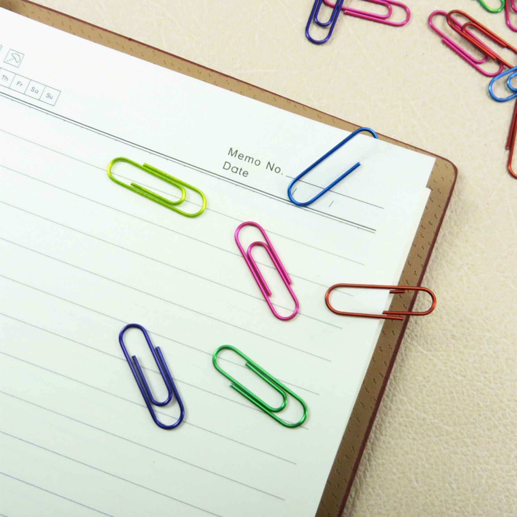 Multicolor Paper Clips w/Tin Container 2