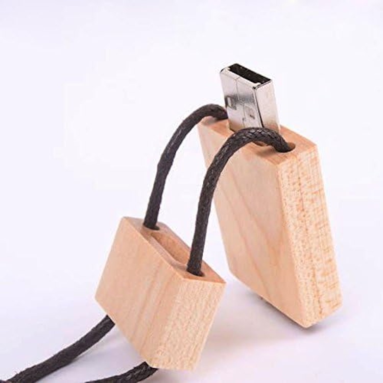4GB Wooden USB Flash Drive With Stylish Rope 3