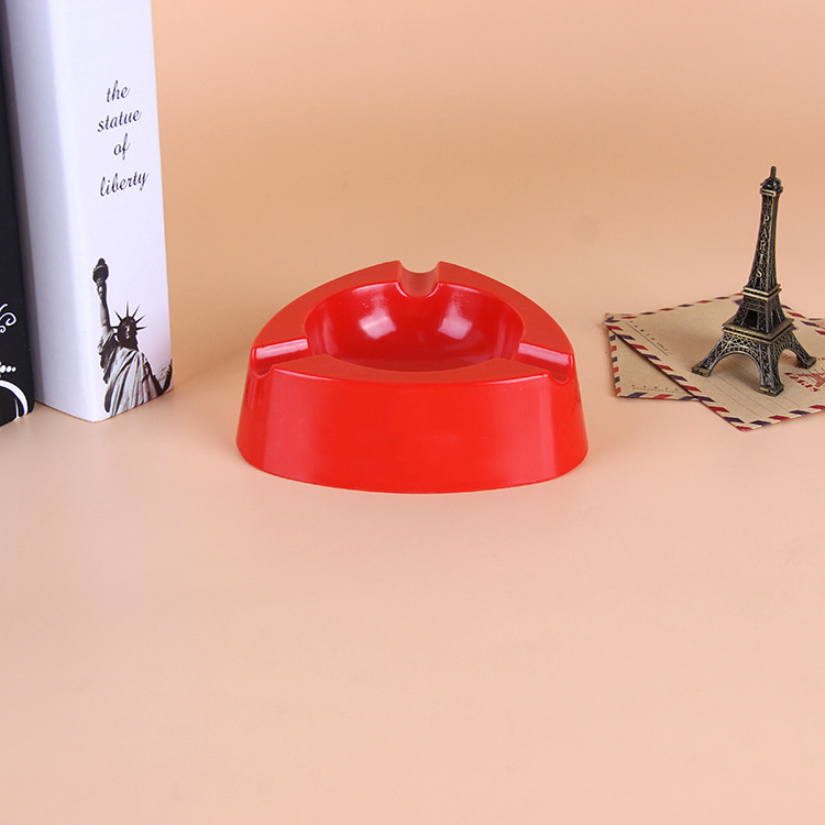 Triangle Plastic Ash Tray 2