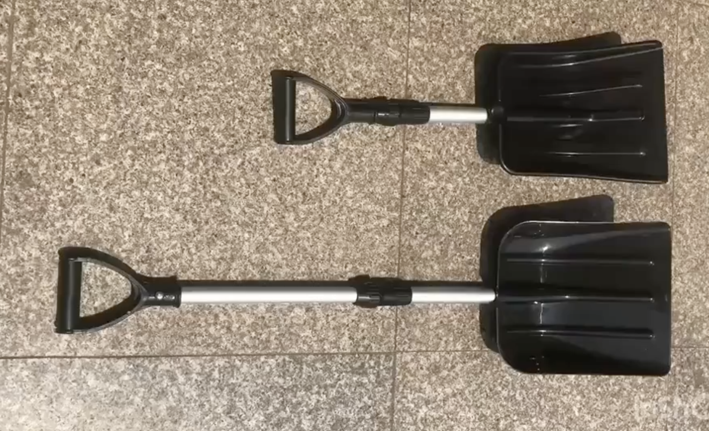 Adjustable snow shovel 2