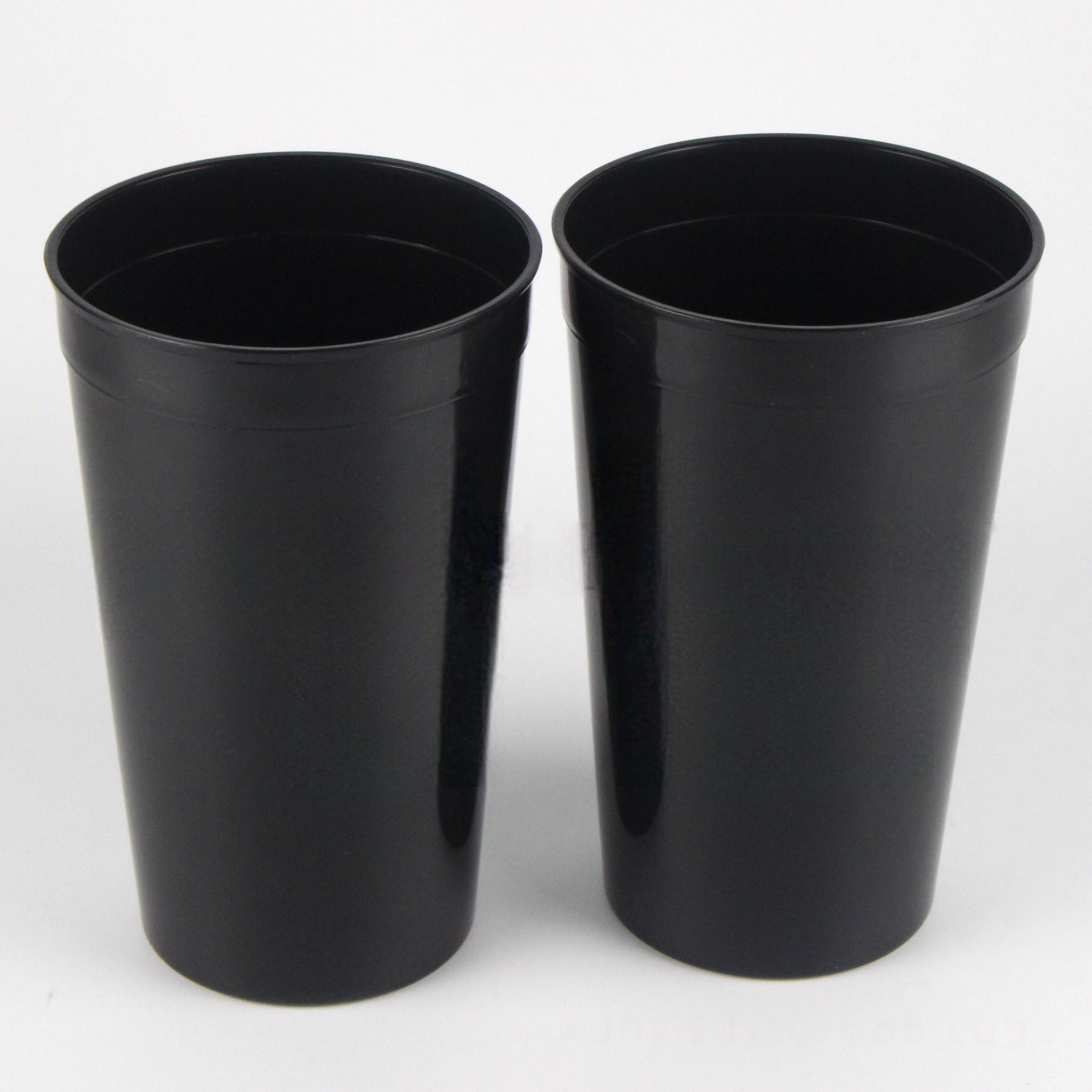 32OZ STADIUM CUPS 1