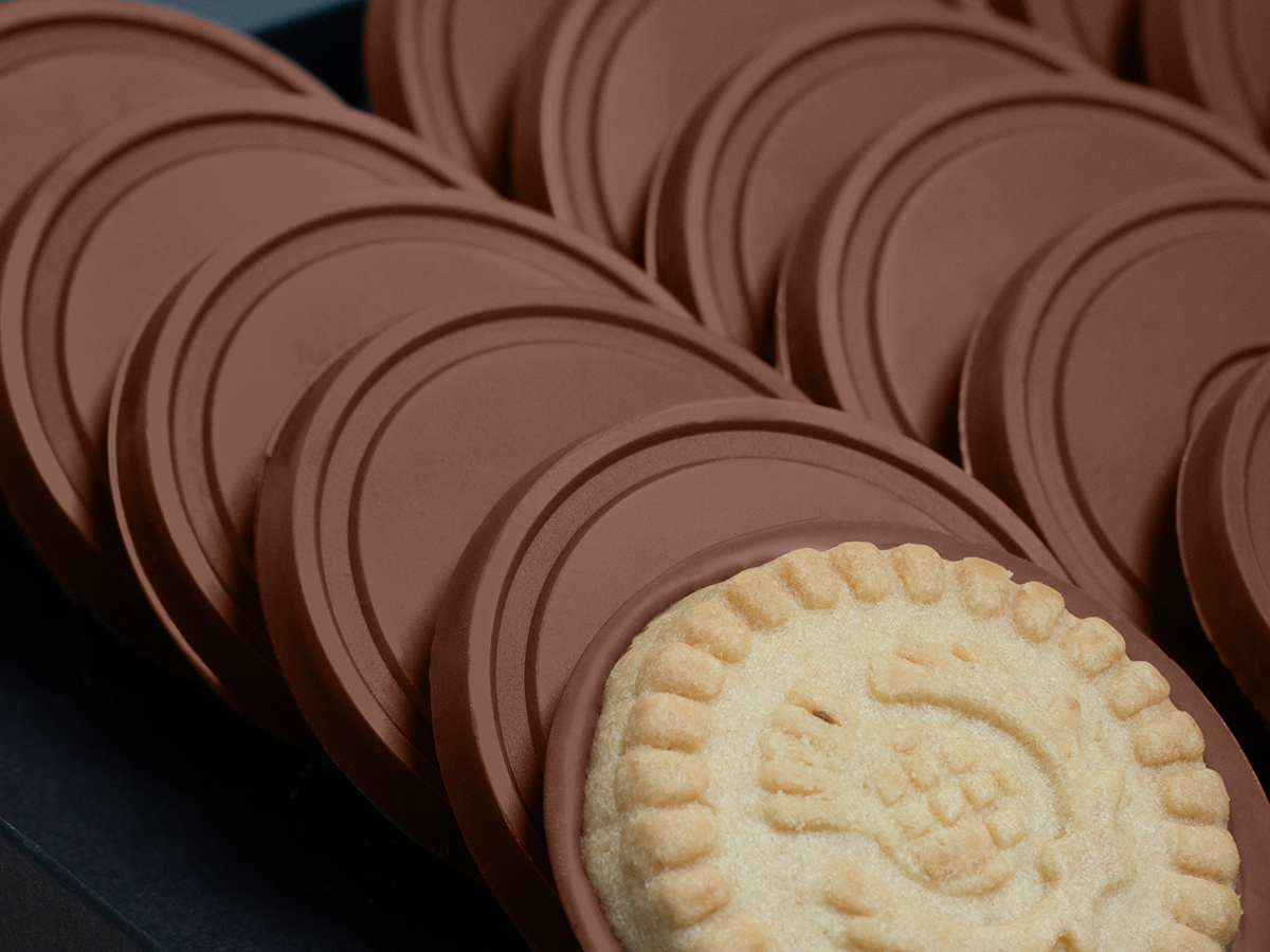 Gourmet 12-Piece Chocolate Shortbread Cookie Gift Set with Luxury Custom Packaging 4