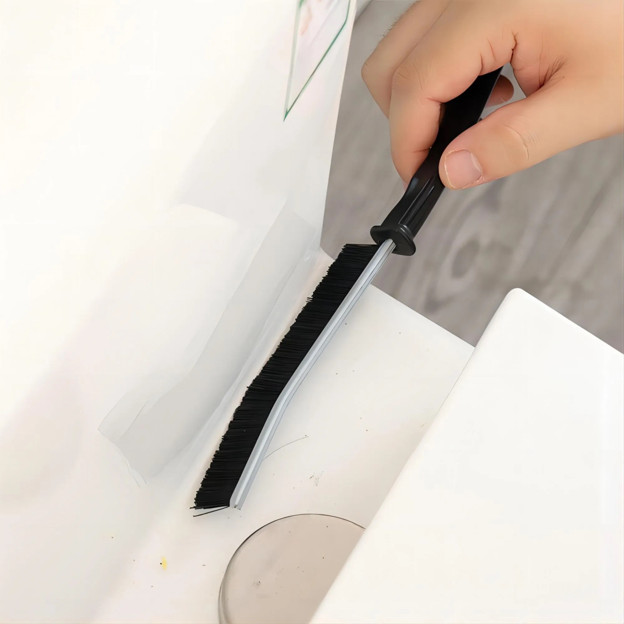 Multifunctional Crevice Cleaning Brush 2