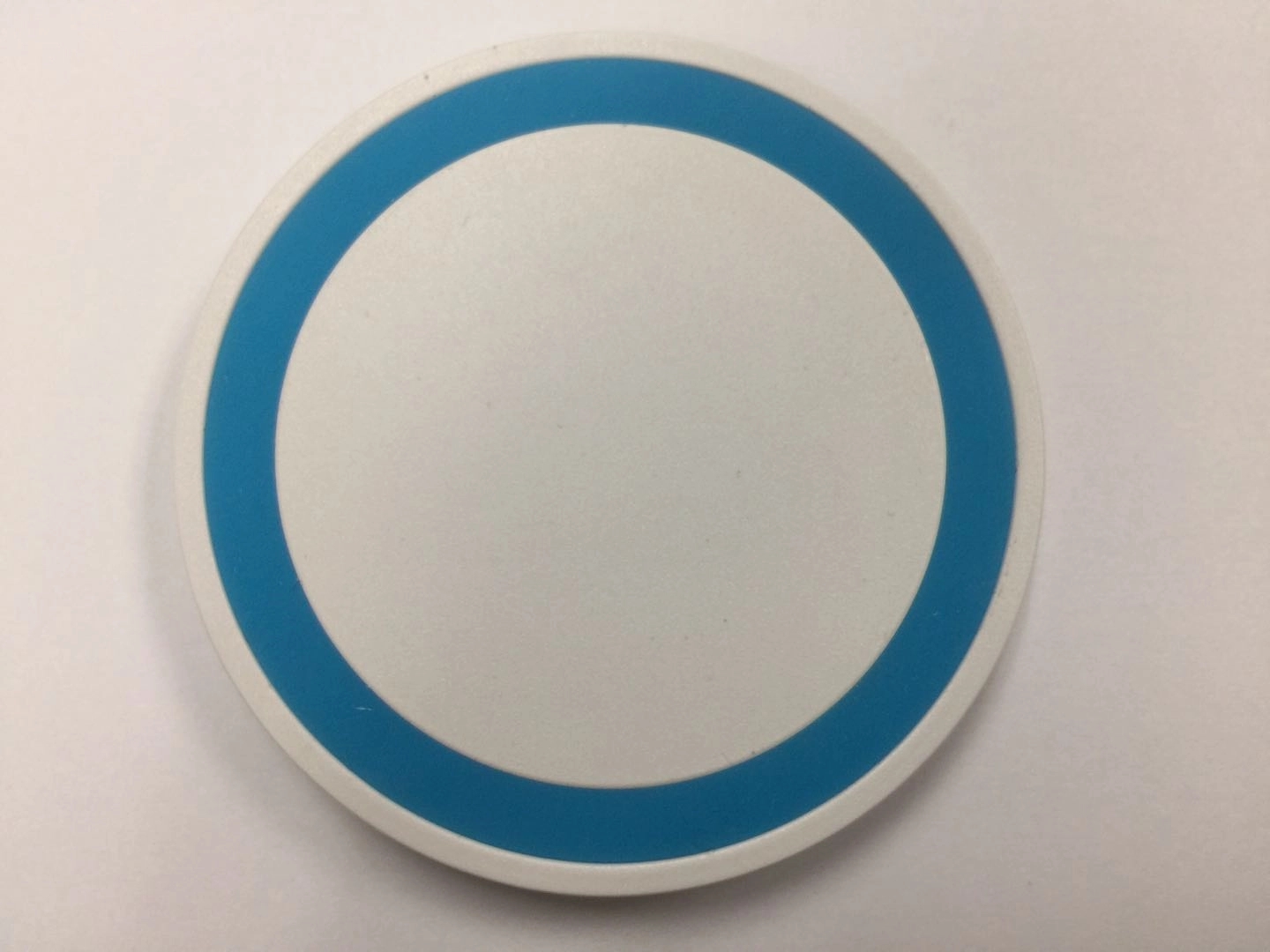 10W universal wireless charging pad for Qi-compat. devices 13