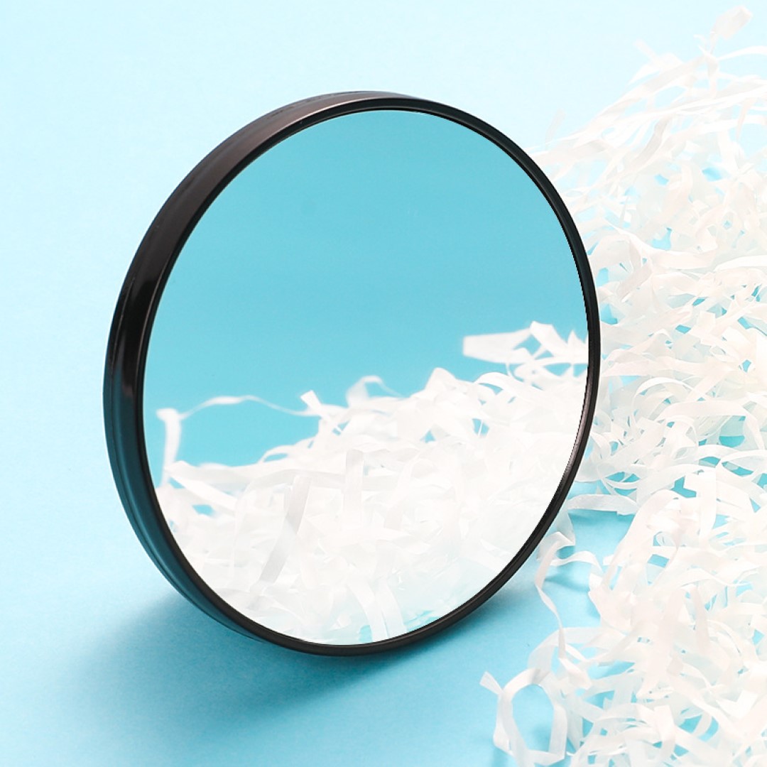 Magnifying glass with suction cup 4