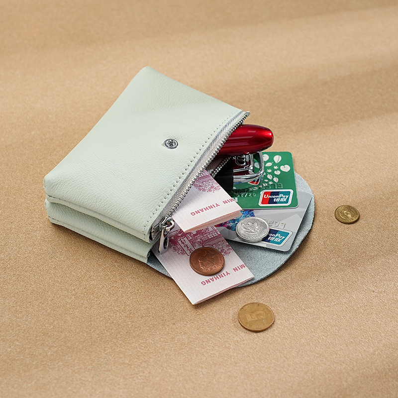 A Small Cowhide Wallet 13