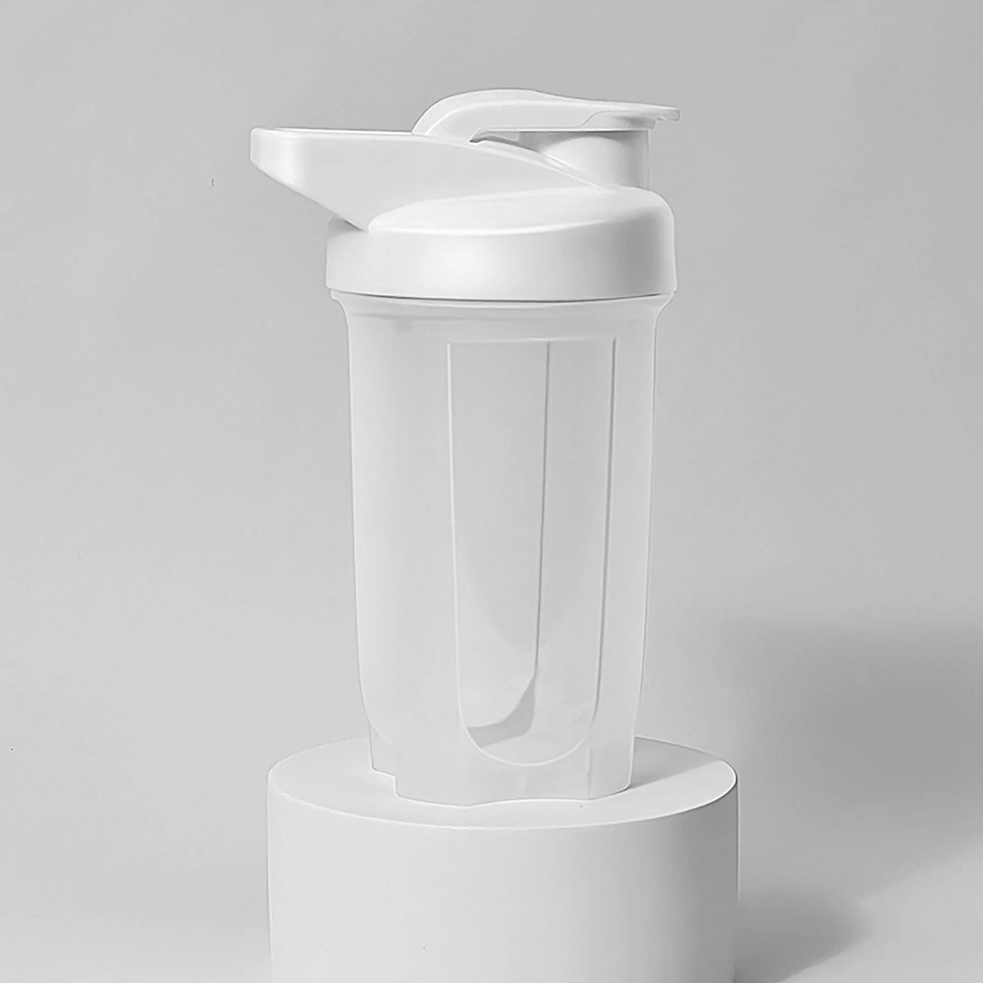 10 oz PP Shaker Cup with Flip Top and Handle 6
