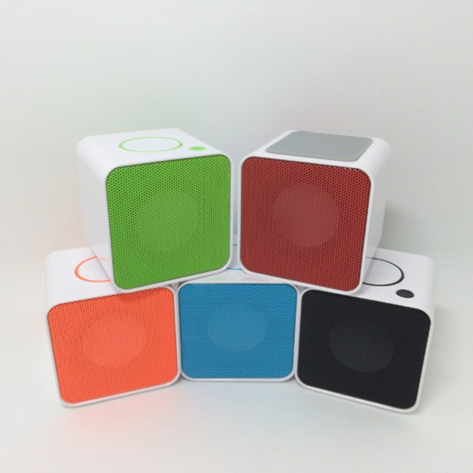 Mini Wireless Bluetooth Speaker With FM Radio 4