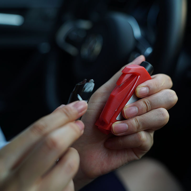 Car Window Breaker Seatbelt Cutter Keychain 4