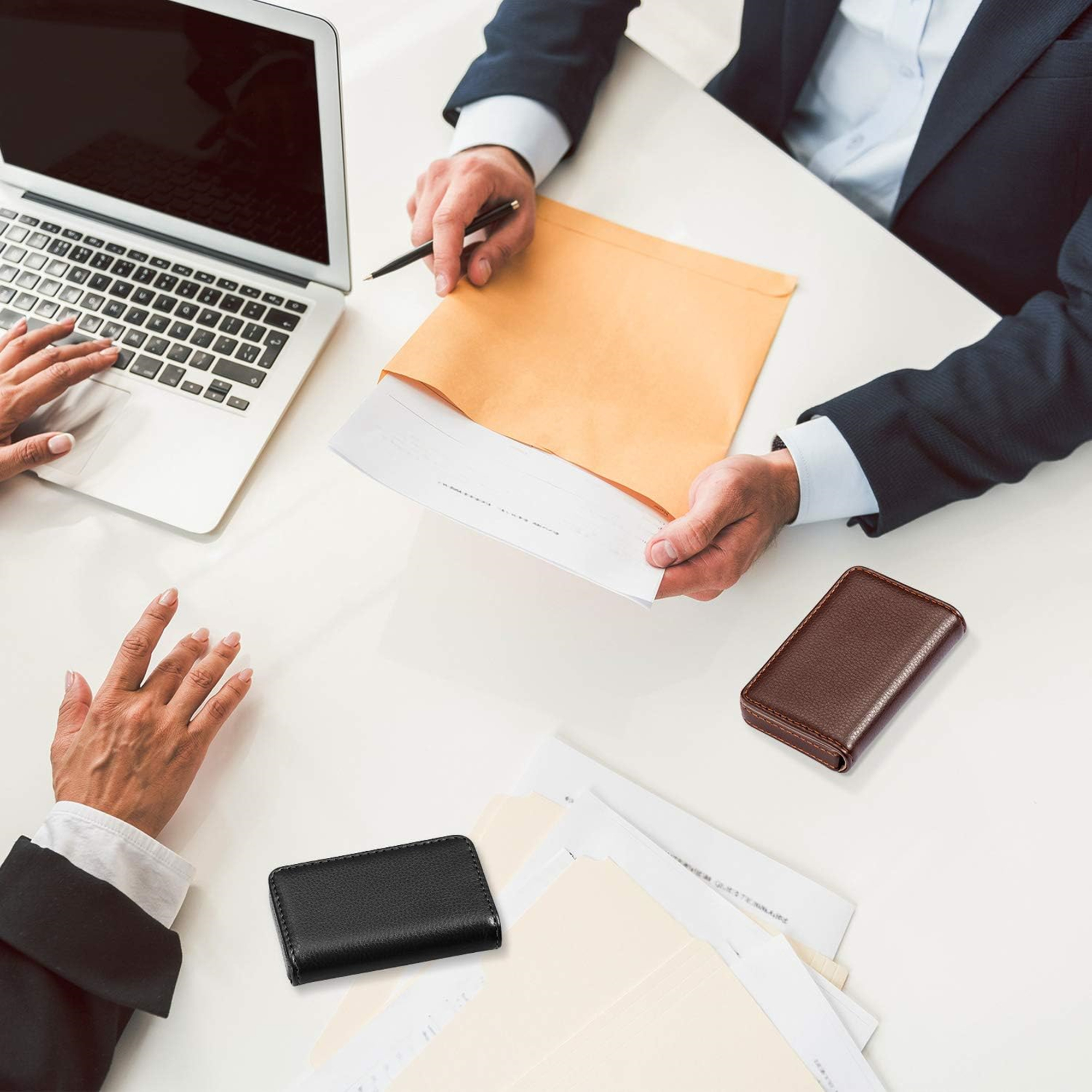 Leather Business Card Holder With Magnetic Shut 1