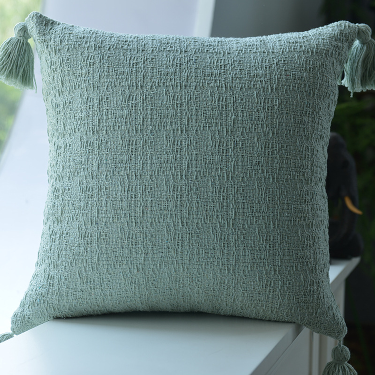 Cotton Linen Pillow Cover with Tassels 2