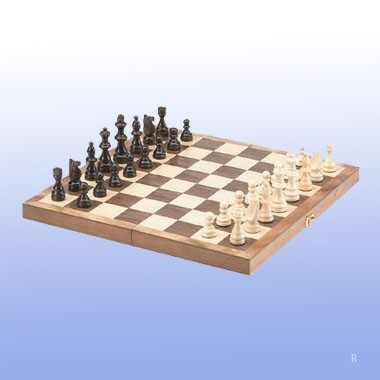 5" STAUNTON WOODEN CHESS SET 2