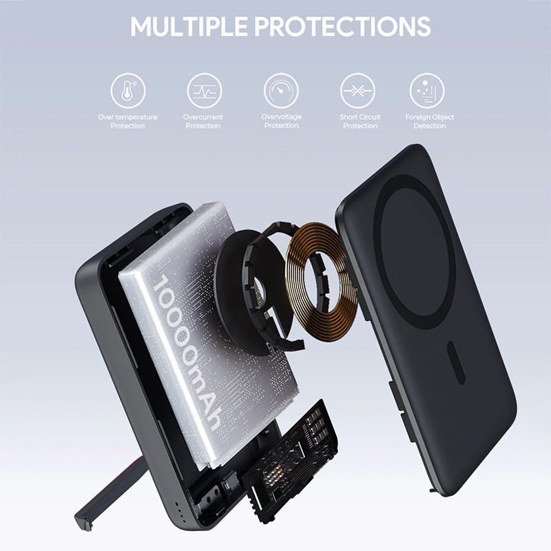 Aukey 10,000 mAh 30W MagSafe Power Bank 11