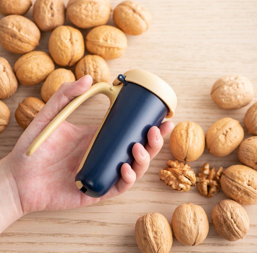 Nut Cracker 1