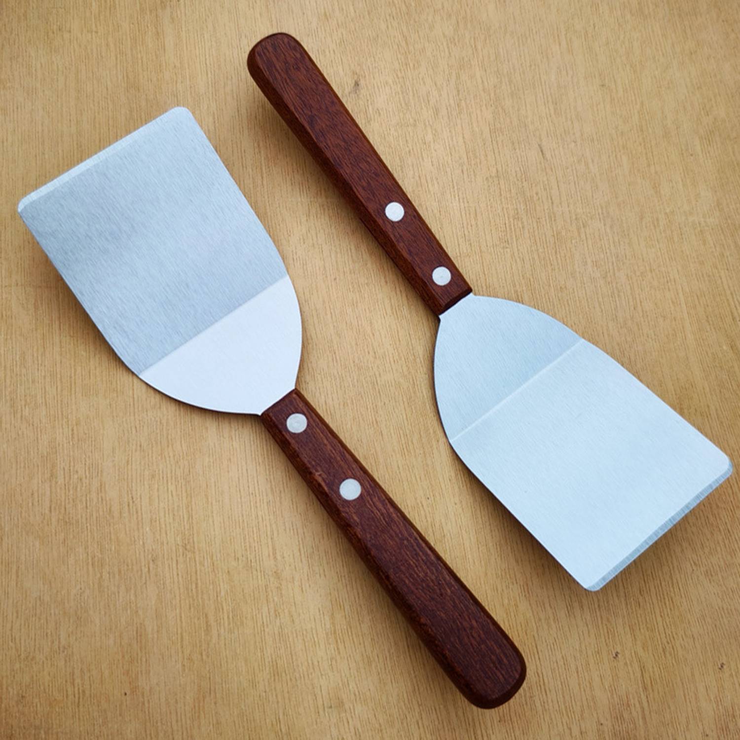 Wood Handle Turner Stainless Steel Server 4