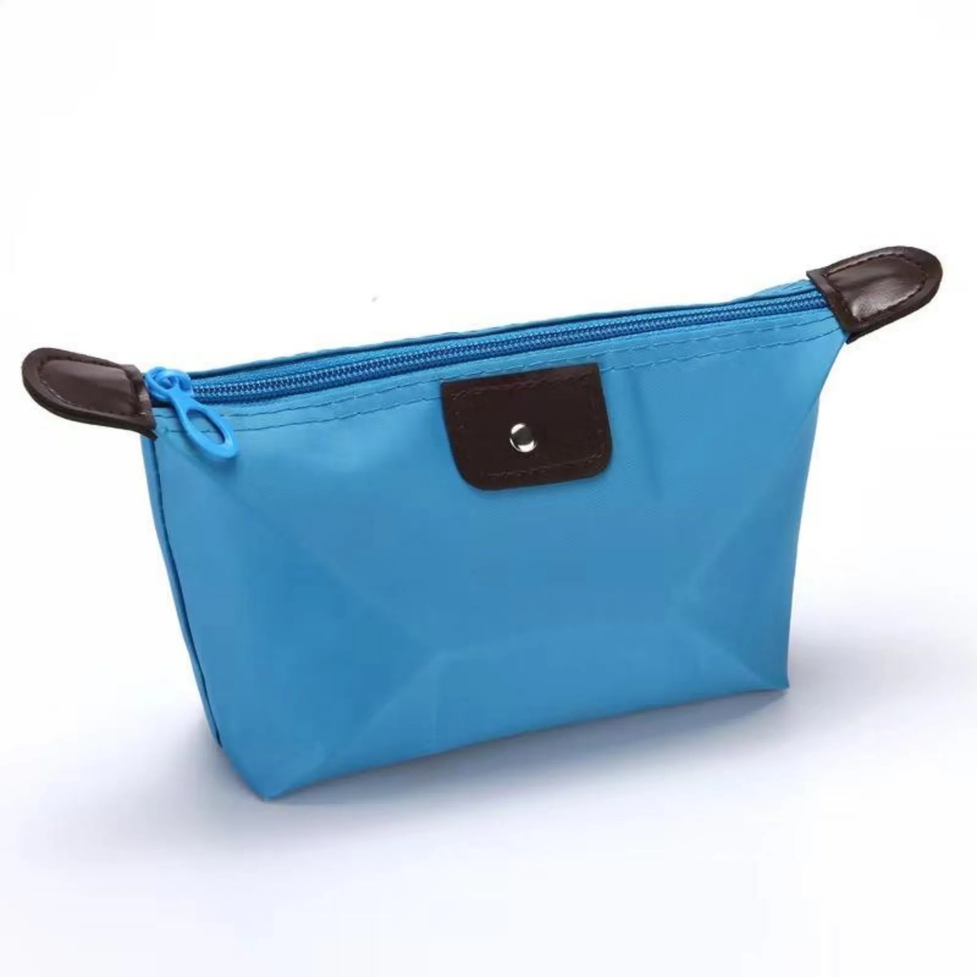 The Latest Makeup Bag Trends Elevate Your Beauty 5