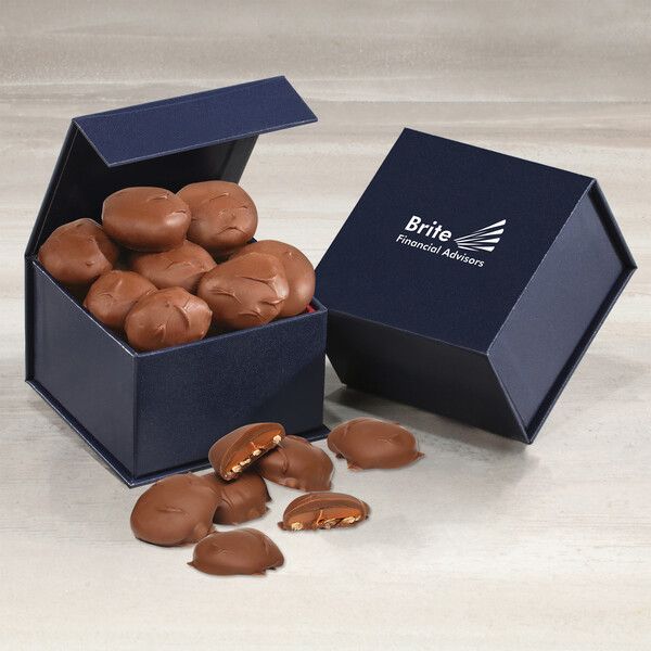 Magnetic Keepsake Box with Caramel Pecan Clusters 1